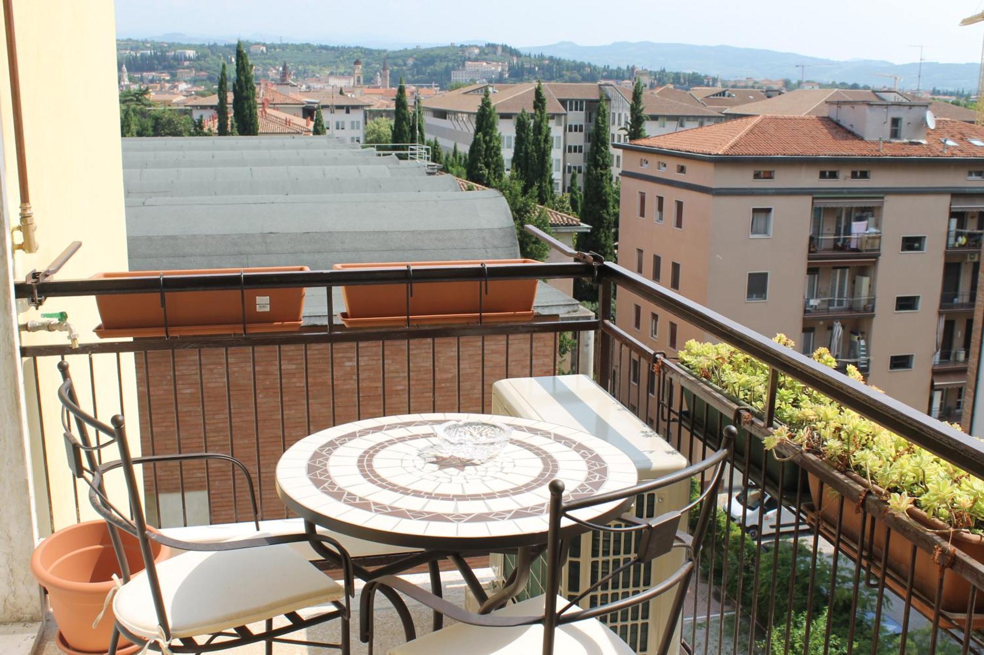 Re Lear Lägenhet Verona Exteriör bild